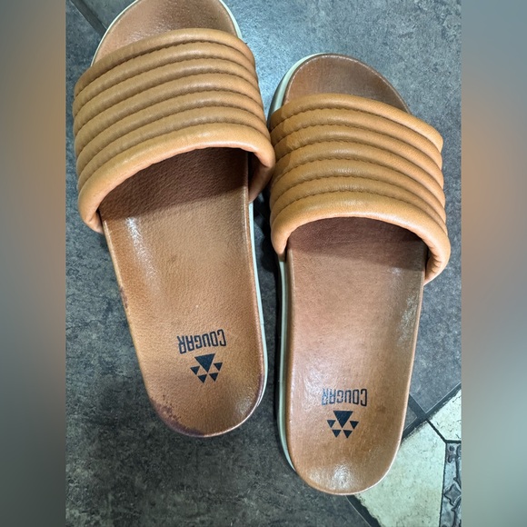 Cougar Shoes - Cougar Tan Slide Sandals